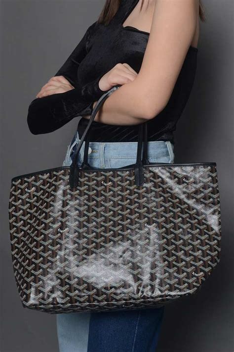 maison goyard st louis tote|goyard pm tote price.